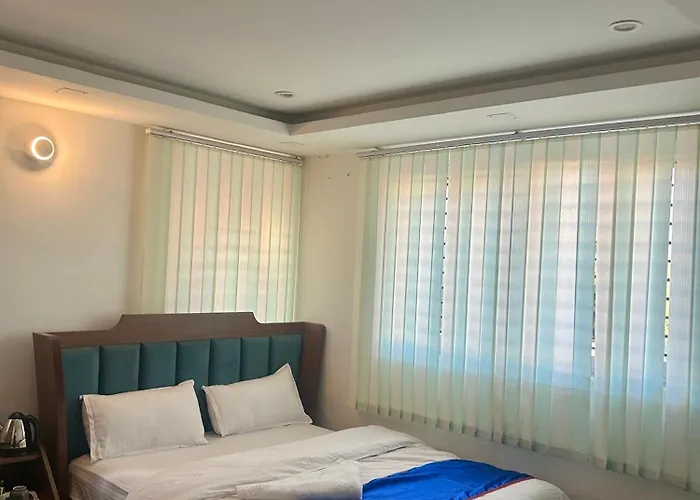 Pahuna Ghar 3*
