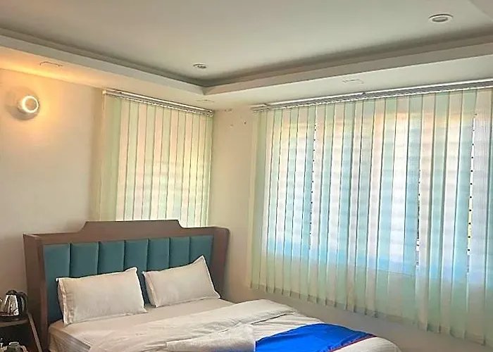 Pahuna Ghar 3*